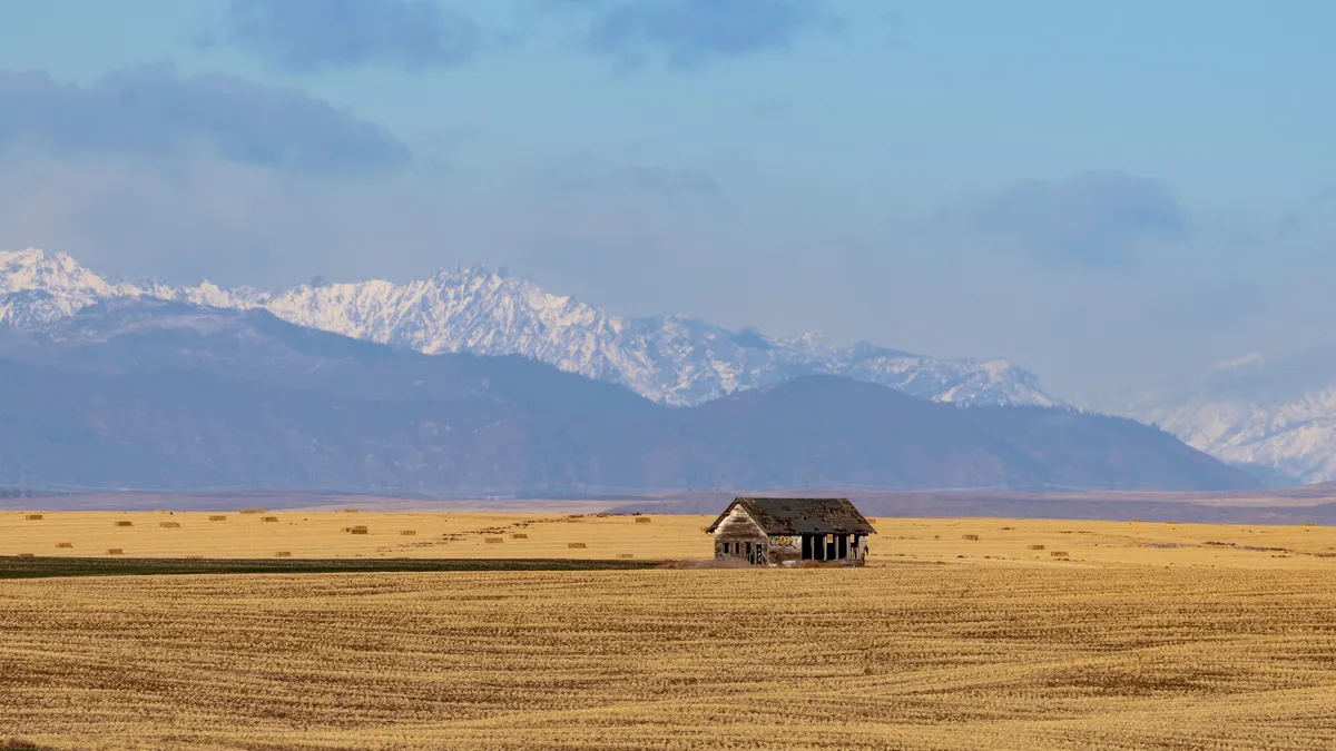 An abandoned barn below the Stuart Range